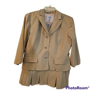 EUC Studio I Petite 2-piece suit, 3/4 length sleeves,  tan w/pinstripes, 14P